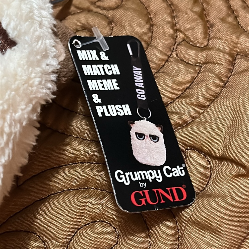 Grumpy Cat Mini Plush Clip - Picture 3 of 7